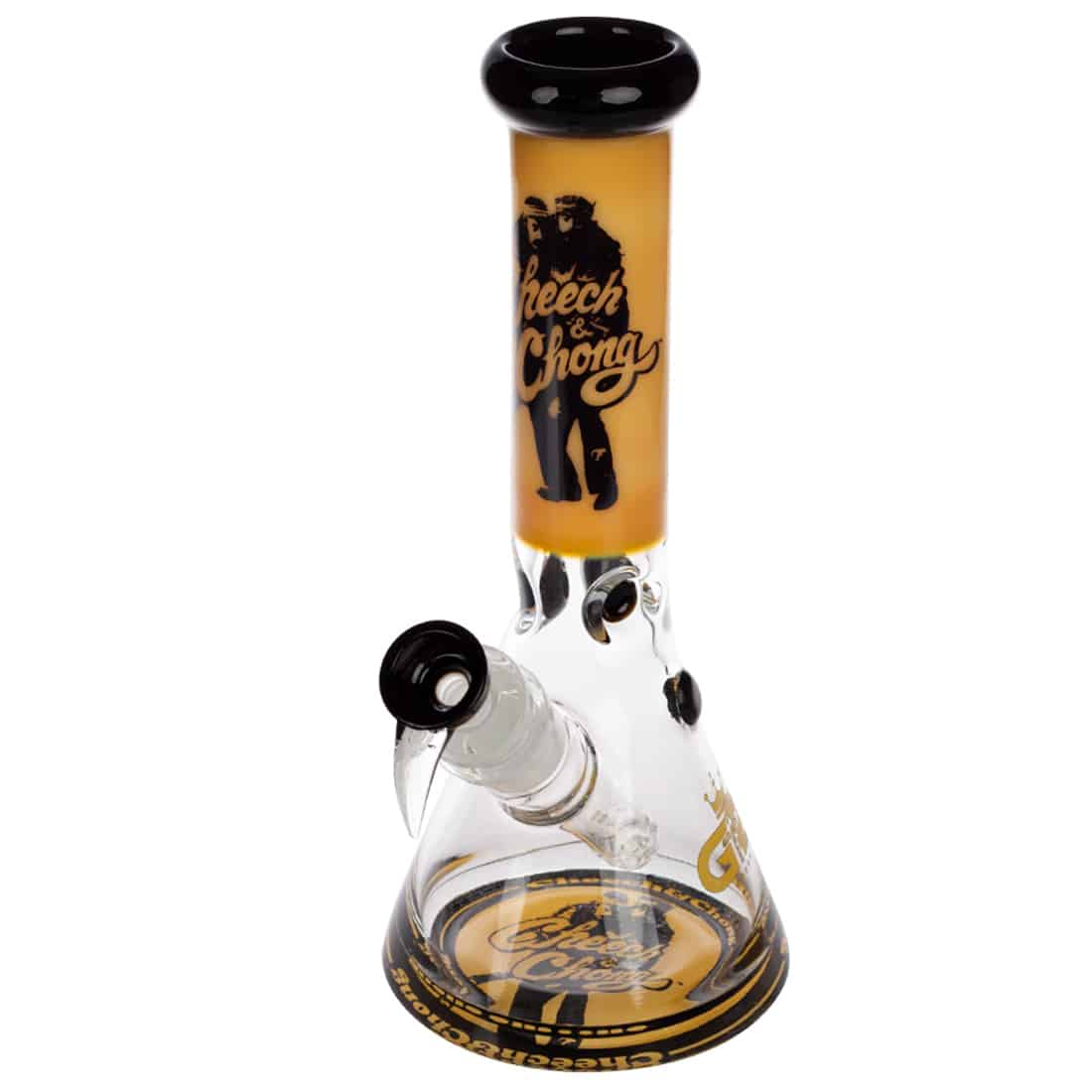 En beakerformet bong i klart glas pryder toppen med en gylden, farvetone. Den har en bred bund og en smalere hals, der afsluttes med en klar mundstykke. En indbygget perkolator ses i bunden, og en lille skål til urter er monteret på siden. Glasset har en glat overflade, der reflekterer lys og fremhæver de farvede nuancer.