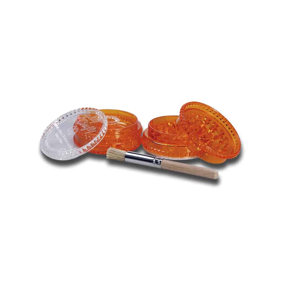 En kompakt vaporizer præsenteres med en mat sort overflade og en sølvfarvet detalje. En digital skærm med hvide tal viser temperatur og batteriniveau. Knapperne er placeret på fronten, og der er en afrundet form, der giver en ergonomisk greb. En hul åbning til dampudslip er synlig på toppen, og en slange kan tilsluttes enheden.