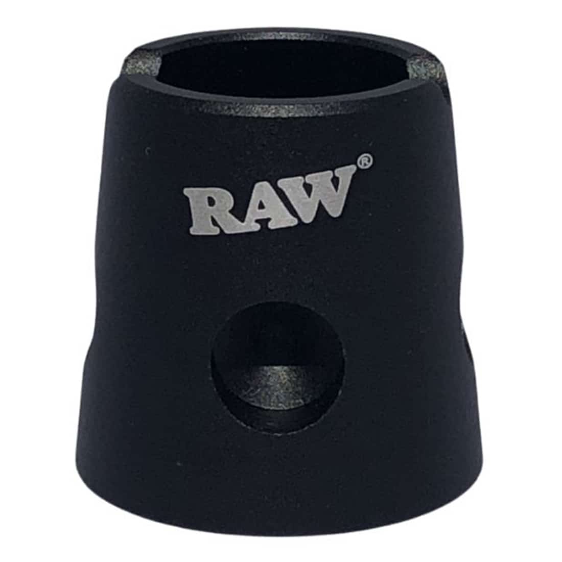 Kegleformet snuffer med en glat, metallisk overflade i en mørk, skinnende nuance. Den spidse ende er konisk og taper mod bunden, som har en bredere åbning. Materialet fremstår robust, med en let refleksion, der tilføjer dybde. Snufferen er placeret på en flad overflade, der fremhæver dens enkle, men elegante design.