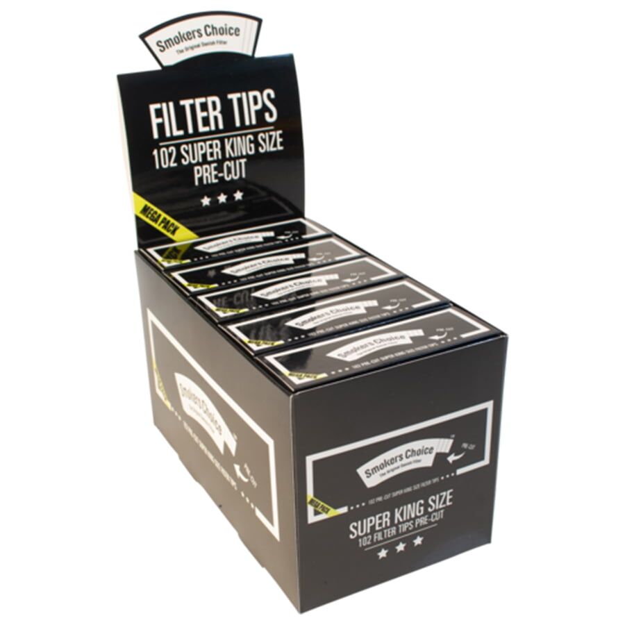 En displayboks viser en Mega Pack med 102 Pre-Cut Black Super King Size filterspidser, med et sort og gult design med sprød hvid tekst, der understreger høj kvalitet.