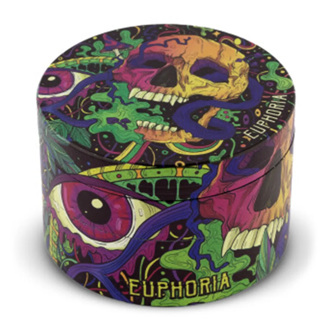 En grinder med en diameter på 63 mm præsenterer sig i en dyb, metallisk finish, der glitrer. Overfladen har en let struktureret tekstur, som giver et robust greb. Den er opdelt i flere sektioner, herunder en skarp tandstruktur til formaling. Knappen i midten er diskret og cirkulær, hvilket fremhæver det enkle design.