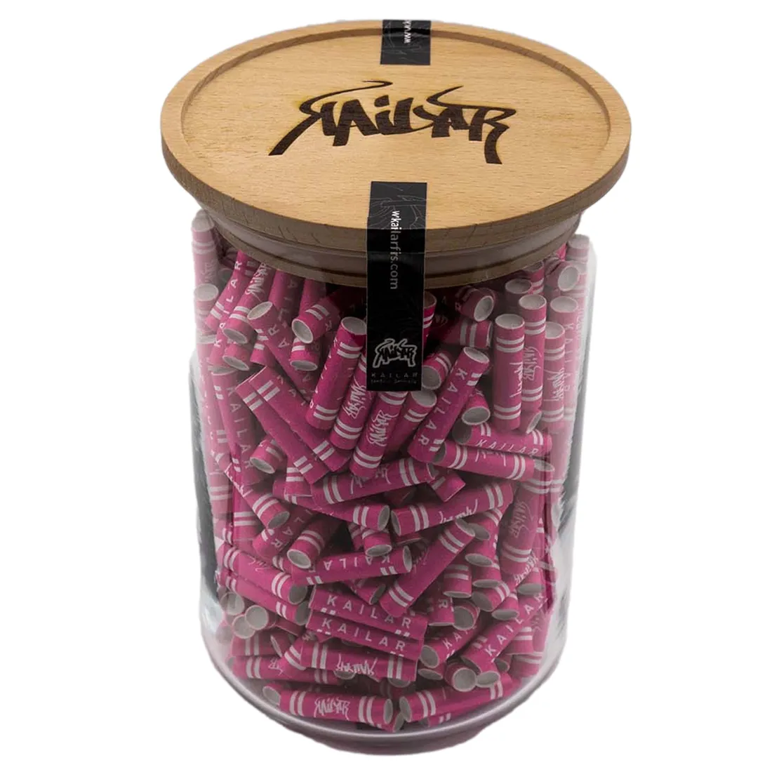 Runde, lyserøde filtre præsenteres i en bunke, hver med en glat overflade og ensartet farve. Filtrene har en diameter, der passer til standardstørrelser og er lavet af et let, porøst materiale. Deres struktur fremstår ensartet, uden synlige teksturer eller mønstre. En pakke indeholder 500 stykker, hvilket angives i sort tekst på emballagen.