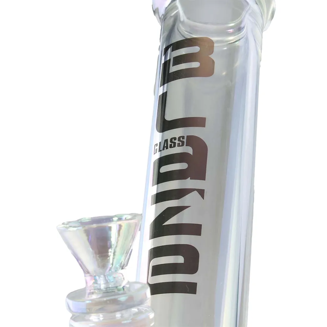 En klar bong i glas med en højde på 30 cm, udstyret med et gearformet design, der skaber en unik visuel effekt. Den har en tyk, glat overflade og en bred, stabil bund. Den bølgede mundstykke tilføjer et dynamisk element, mens det indvendige rør er synligt. Farven er gennemsigtig, hvilket fremhæver det indhold, der fylder den.