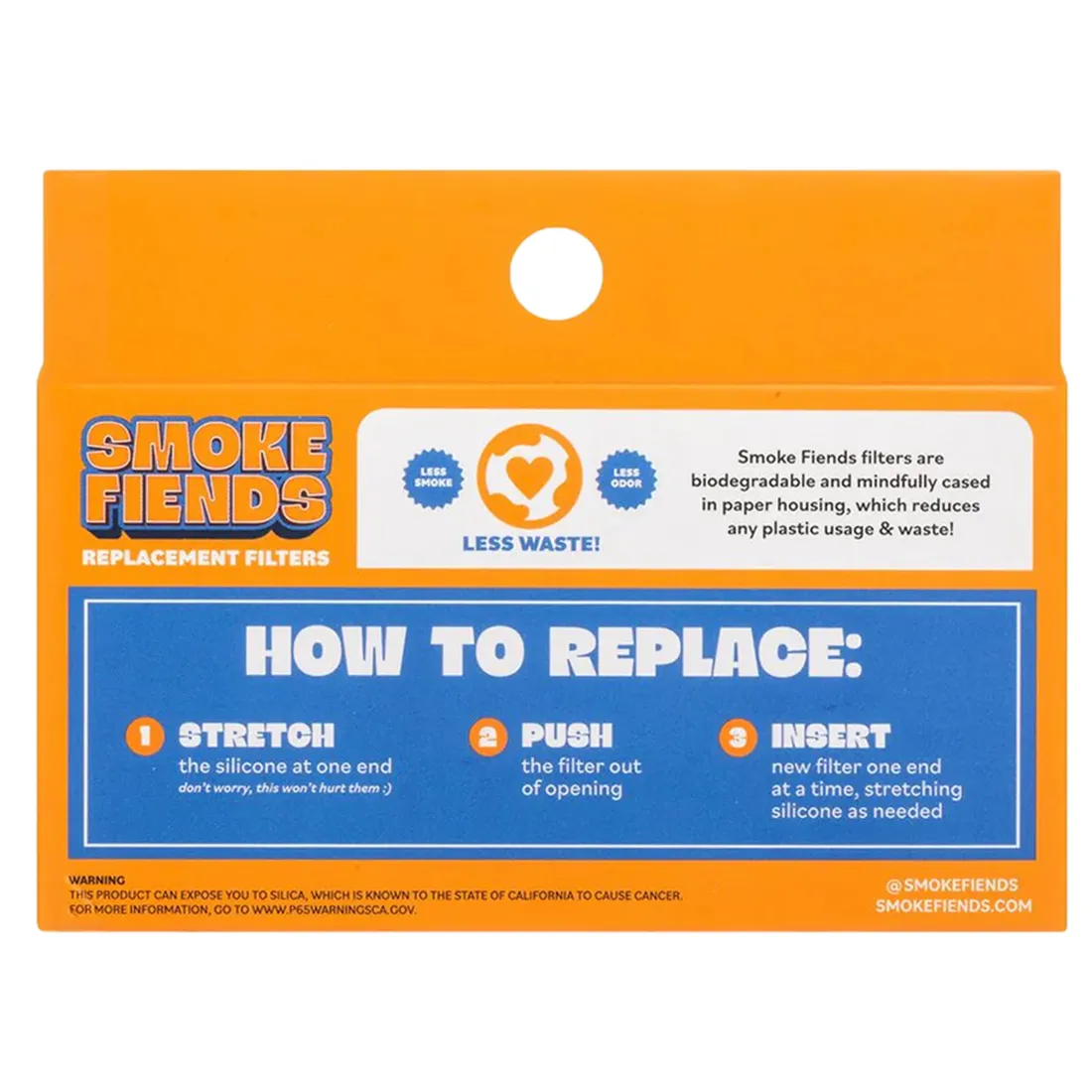 Tre cylindrisk formede filtre i forskellige farver: grå, sort og hvid. Hver cylinder har en glat overflade og en perforeret struktur, der muliggør luftgennemstrømning. Filtrene har en ensartet diameter og en tydelig kant, der adskiller dem fra det underliggende materiale. Ingen synlige mærker eller tekst er til stede på overfladen.