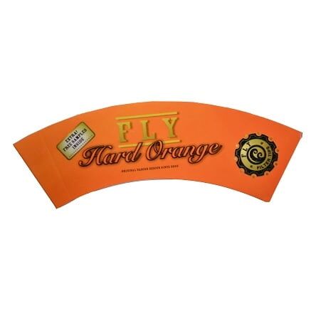 FLY Hard Orange Filtertips-etiket med dekorativ tekst, forsegling med gear-tema og naturligt koffeinmærke i et buet design.