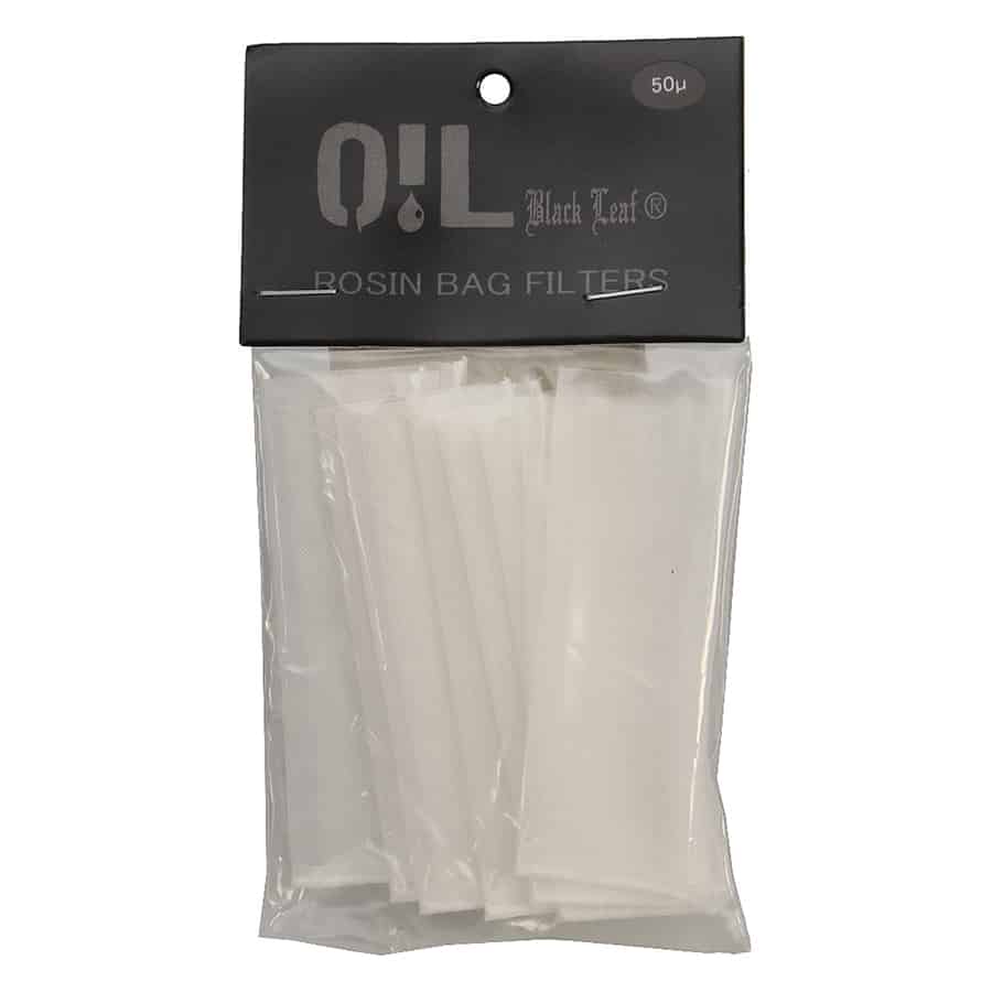 En sort filterpose med en mat overflade, der måler 80 x 30 mm. Posen har en rektangulær form og er syet med tæt, holdbart stof, der giver en ensartet struktur. I midten er der en tydelig syning, der opdeler posen i to sektioner. Posen har en diskret og funktionel udseende uden synlige logoer eller dekorative elementer.