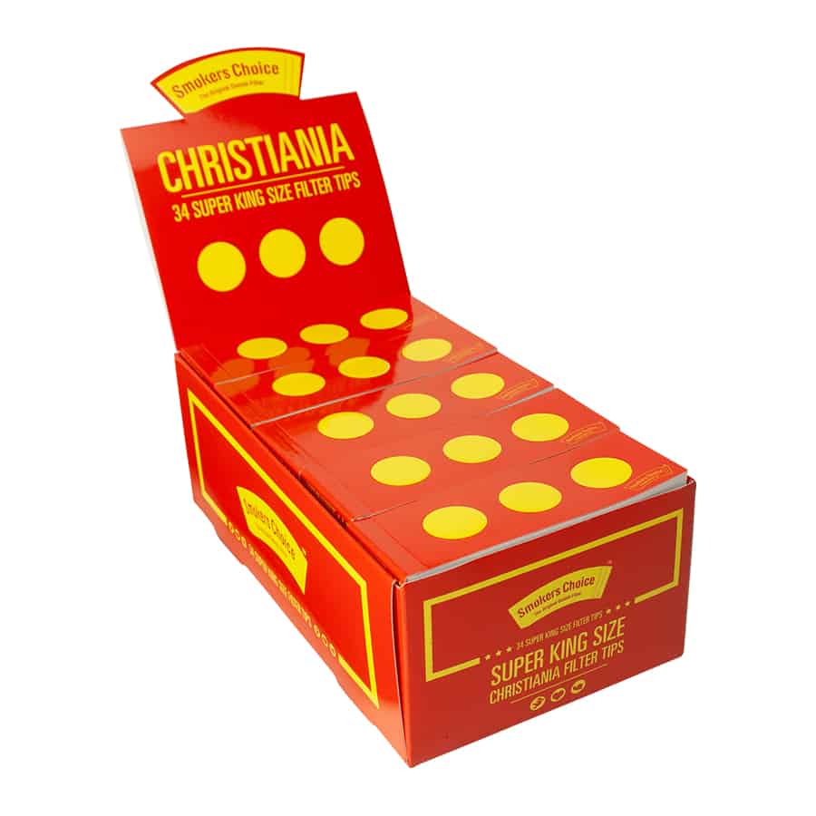 En rektangulær boks prydet med farverig grafik i nuancer af blå, grøn og rød. Forsiden bærer teksten "Smokers Choice" i store, hvide bogstaver. Boksens overflade har en glat, mat finish, og kanterne er let afrundede. Indholdet består af filtertips, som er synlige gennem en gennemsigtig åbning på toppen.