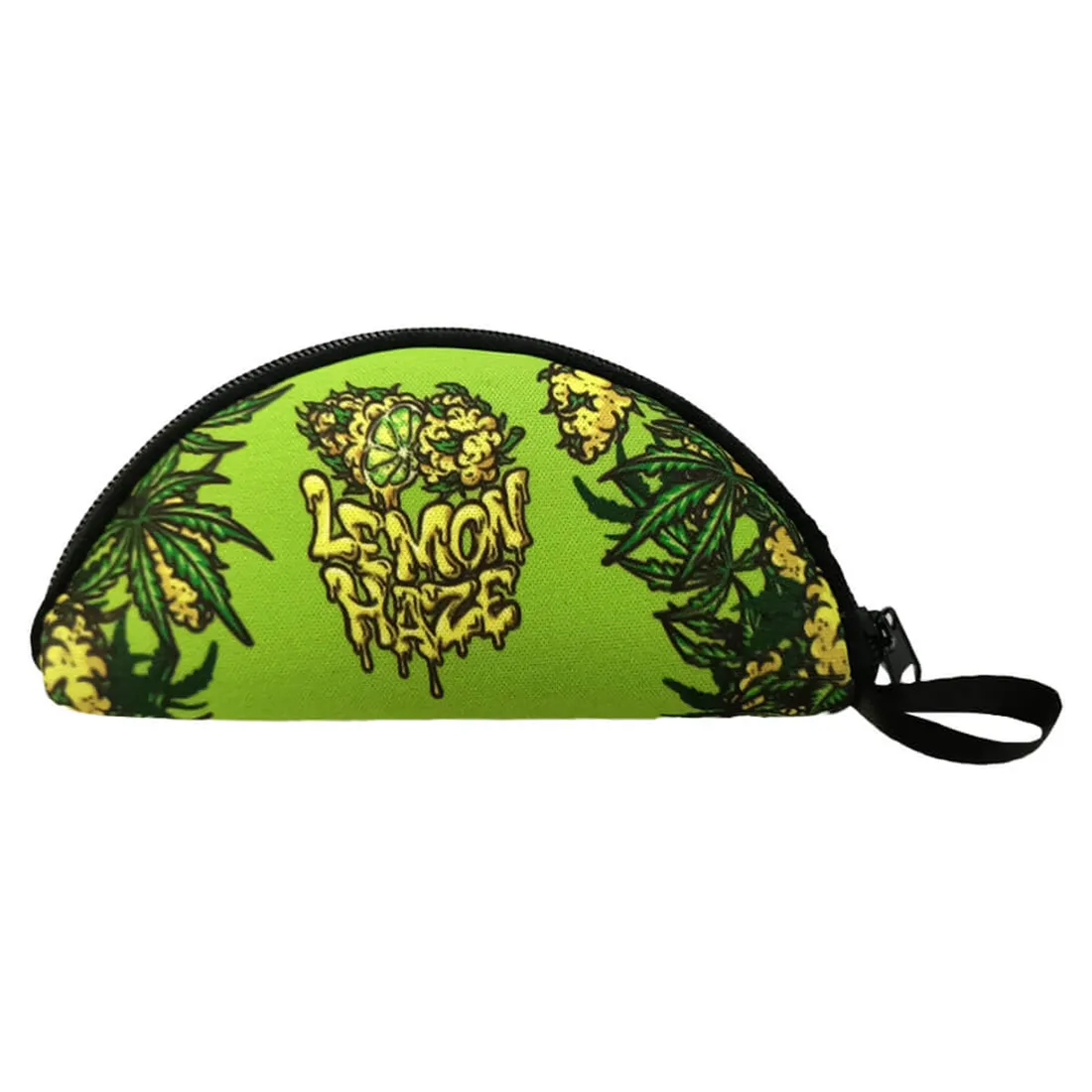 En rektangulær mixerbakke med afrundede kanter prydes af et lyst, citrusinspireret design med grønne og gule nuancer. Overfladen har en glat, skinnende tekstur, mens der er indlagt grafik af cannabisblade og en logo-tekst. Bakken er fremstillet af metal, hvilket giver en holdbar finish. Den er ideel til opbevaring og organisering af tilbehør.