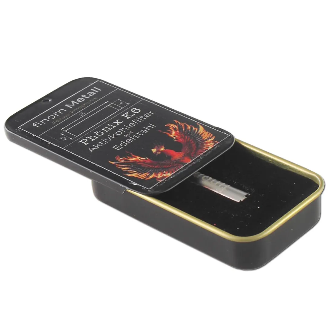 Aktive kulfiltertips i rustfrit stål præsenterer en slank, cylindrisk form med en glat, poleret overflade. Den sølvfarvede metalstruktur reflekterer lys, hvilket fremhæver dens glans. Filtertipsene har en præcist udskåret åbning i hver ende, og der er indgraverede symboler, der angiver anvendelsen. Den samlede æstetik er minimalistisk og funktionel.