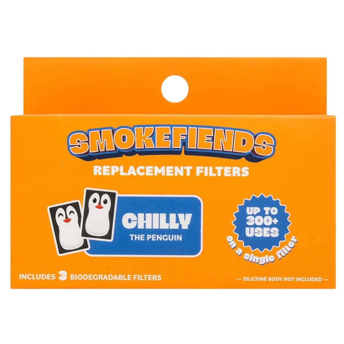 Tre cylindrisk formede filtre præsenteres i en samlet pakke. Hvert filter er domineret af en blød, grå farve med en glat overflade. De har en perforeret struktur, der skaber et netlignende mønster. På den ene side findes der et lille logo af en pingvin, der er enkelt og stiliseret. Filtrene er pakket i en transparent plasticindpakning.